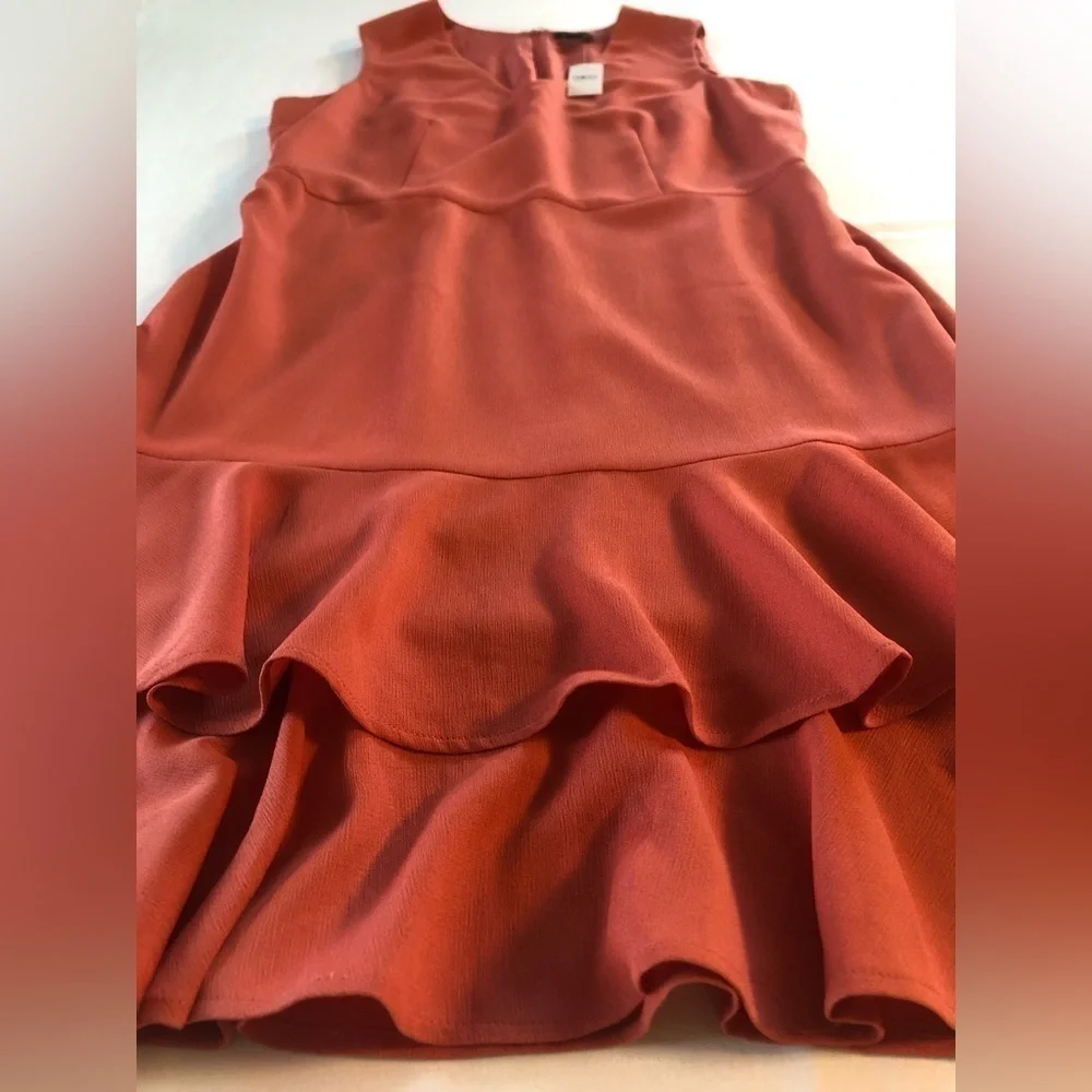 Ann Taylor Size 6 Sleeveless Bottom Ruffled Midi Dress - Picture 5 of 10
